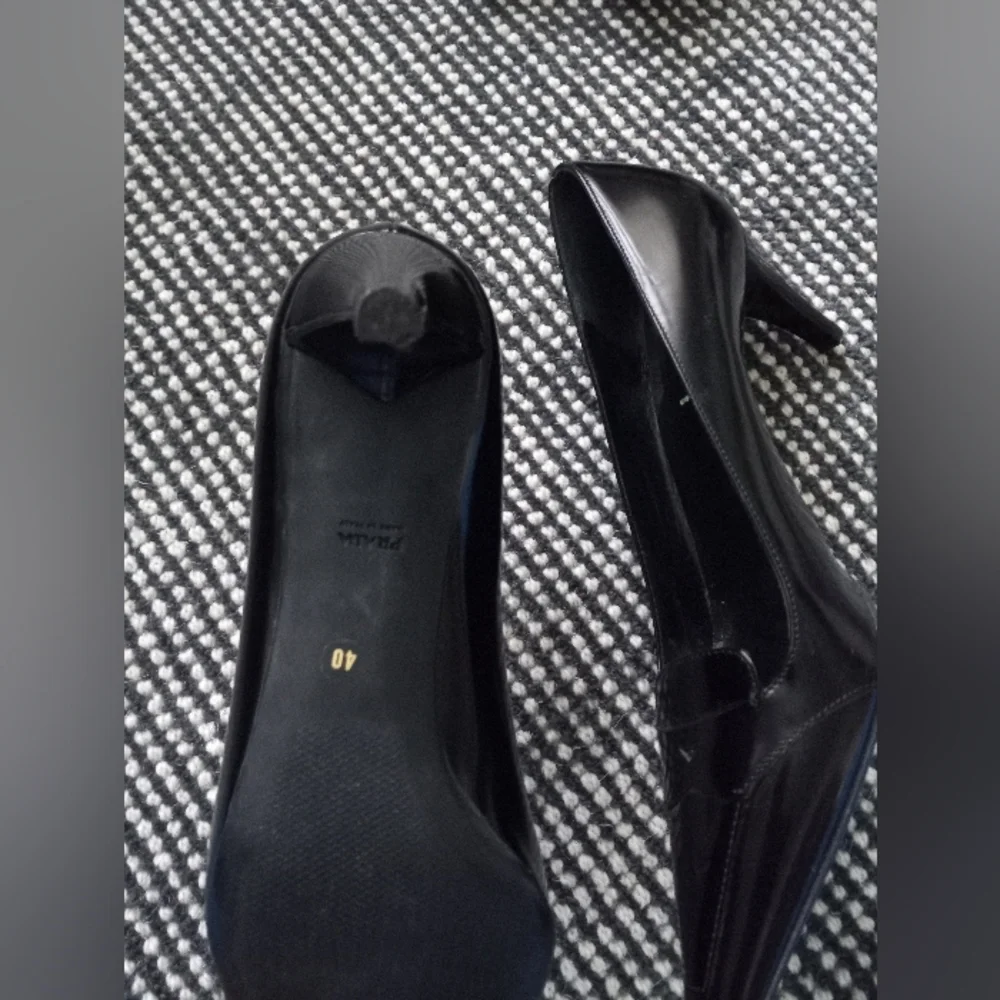 PRADA, Black Leather Pump No Box-Size-40 (US sz. 9 1/2) - Picture 2 of 4